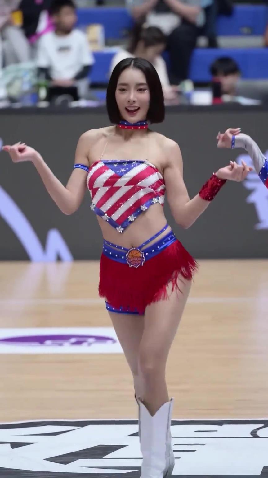 太離譜了 ！幾乎是完美女人！