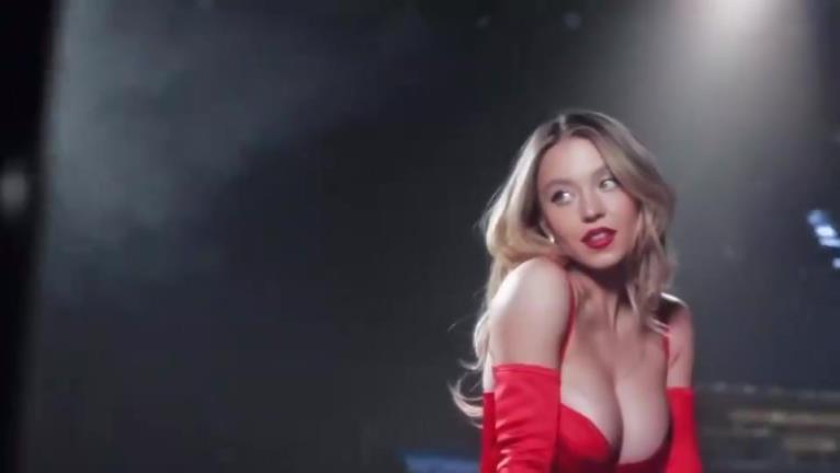 此前觀戰(zhàn)紐約德比！賣含洗澡水肥皂的悉尼妹太清楚自身優(yōu)勢了