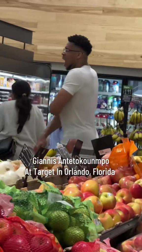 好男人??！字母哥在奧蘭多度假 陪妻子一起逛超市